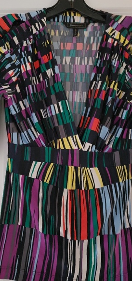Beautiful Multi-color low cut top - Picture 1 of 5